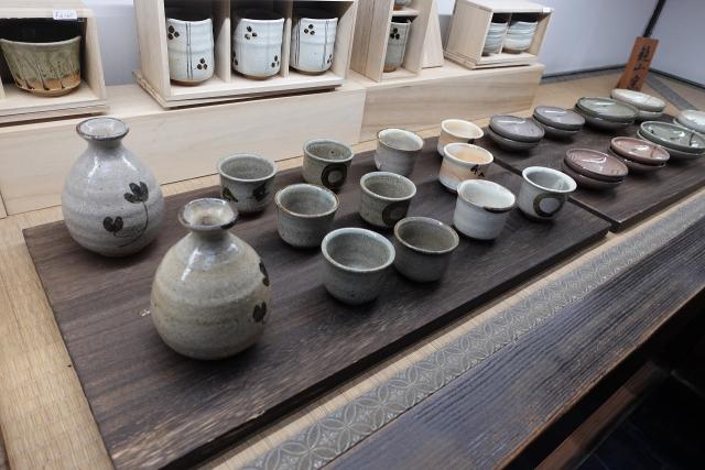 写真：鏡山窯で作られている唐津焼