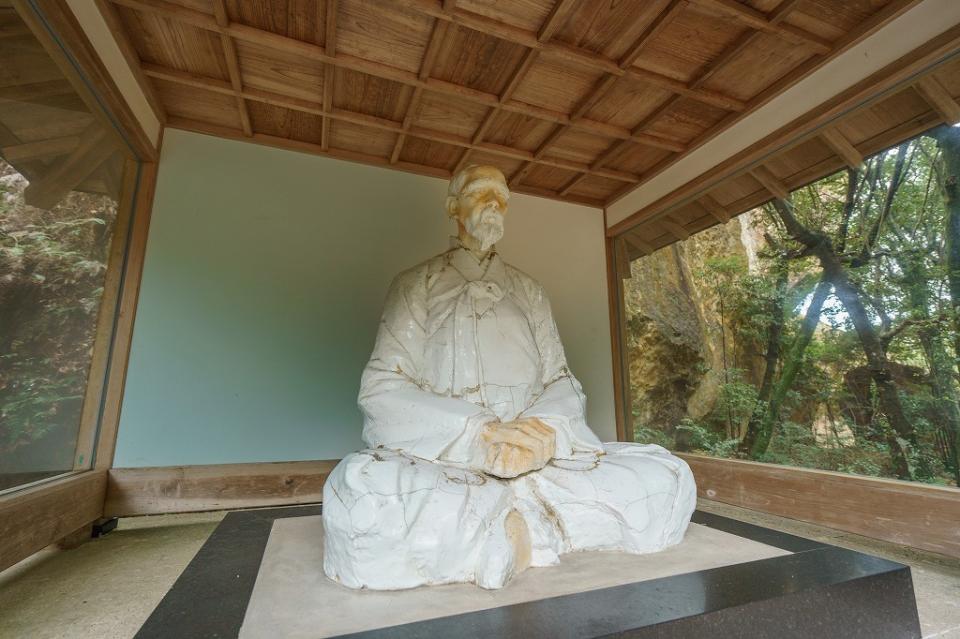 “陶祖”李参平の坐像の写真