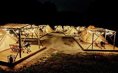 写真：夜のキャンプ場
