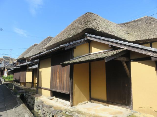 写真：浜庄津町浜金屋町地区の茅葺の家「国重要伝統的建造物群保存地区」