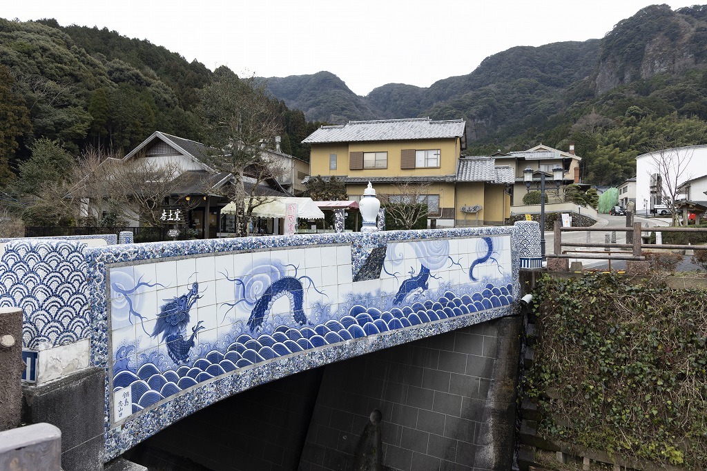 写真：鍋島藩窯橋の外観