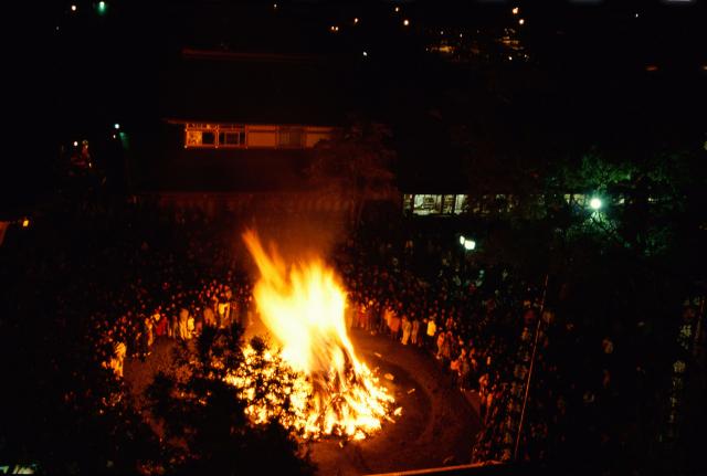 画像:祐徳稲荷神社のお火たきの写真