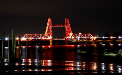 写真：夜の筑後川昇開橋の外観