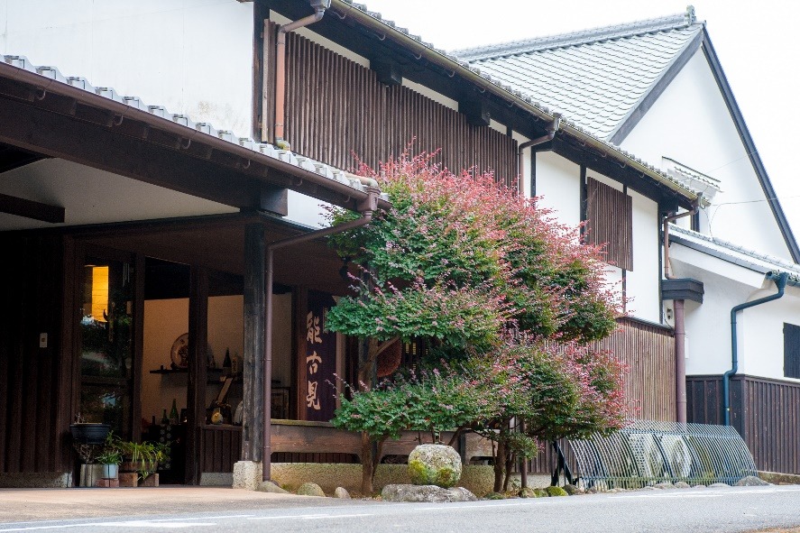 写真：馬場酒造場。玄関外観。佐賀県遺産に認定	