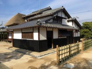 写真：大隈重信旧宅の画像、古い日本家屋の外観