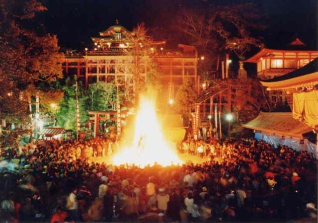 写真：祐徳稲荷神社のお火たき