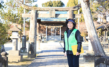 鍋島直茂が英彦山神社から勧請したとされる日子神社をガイドしてくださる西村さん